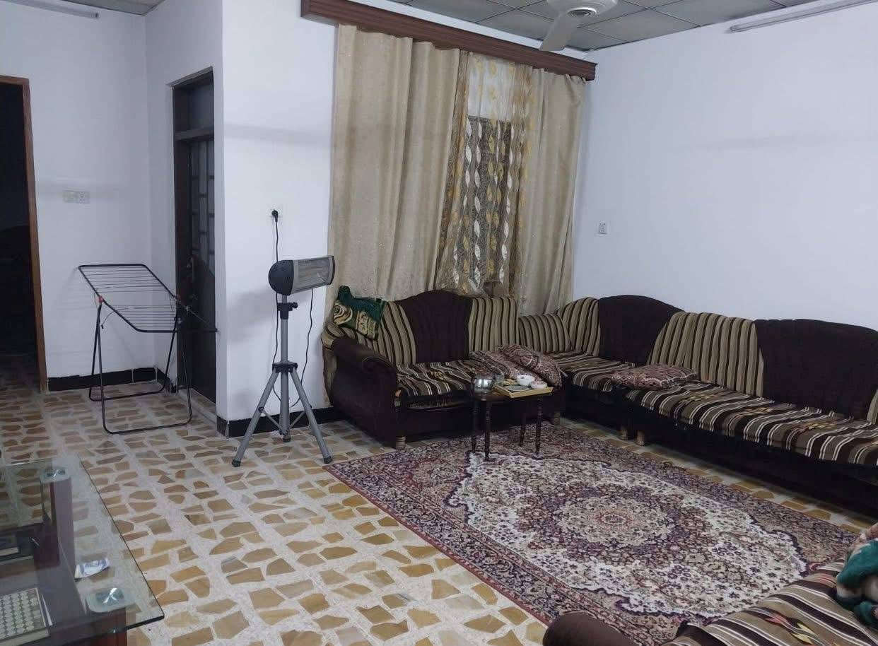 السلام عليكم

🏠 دار للبيع في حي الصديق الثانية – قرب متوسطة الرياض

📍 الموقع: حي الصديق الثانية، شارع تبليط عرض 12 متر
📐 المساحة: 137.5 متر
📏 الواجهة: 5 متر

🔹 تفاصيل الدار:
• الطابق الأول: استقبال + مطبخ + هول + غرفة نوم + صحيات + كراج + مناور
• الطابق الثاني: غرفتين نوم + هول + صحيات (مُحدَّث)
• سطح كاشي

💰 السعر: 158 مليون دينار
✔️ مع مجال بسيط للتفاوض

📞 للاستفسار والتواصل:
***********
***********

📍 مكتب نقوش
نستقبل عروضاتكم في أغلب مناطق الجانب الأيسر

🔗 لمعرفة الأسعار انضموا لقناتنا على التلكرام:
https://t.me/nukosh97
