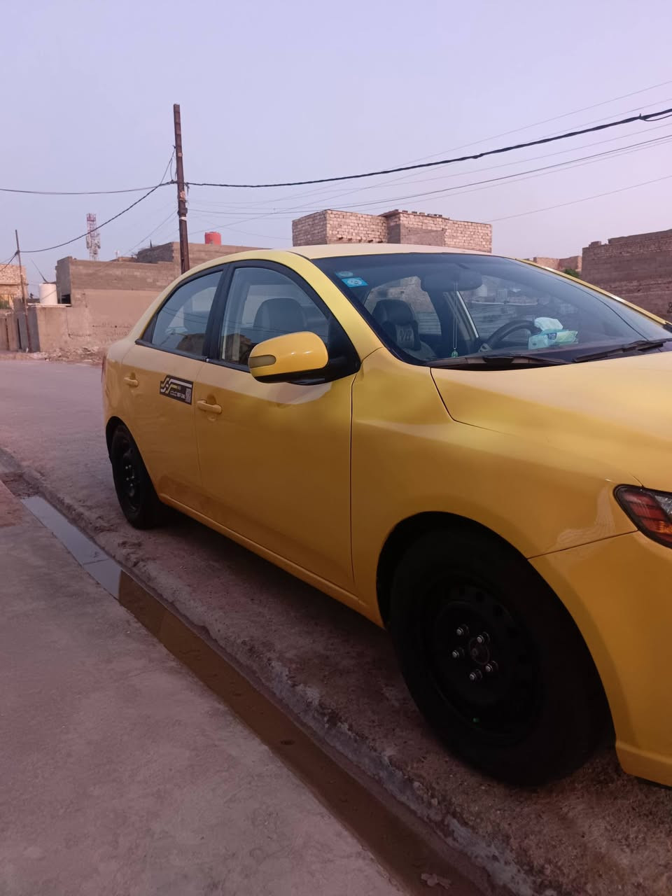 السلام عليكم كيا فورتي عشره السعر 80 وبيها مجال مكاني بغداد المدينه خابر وبخدمتك ***********
