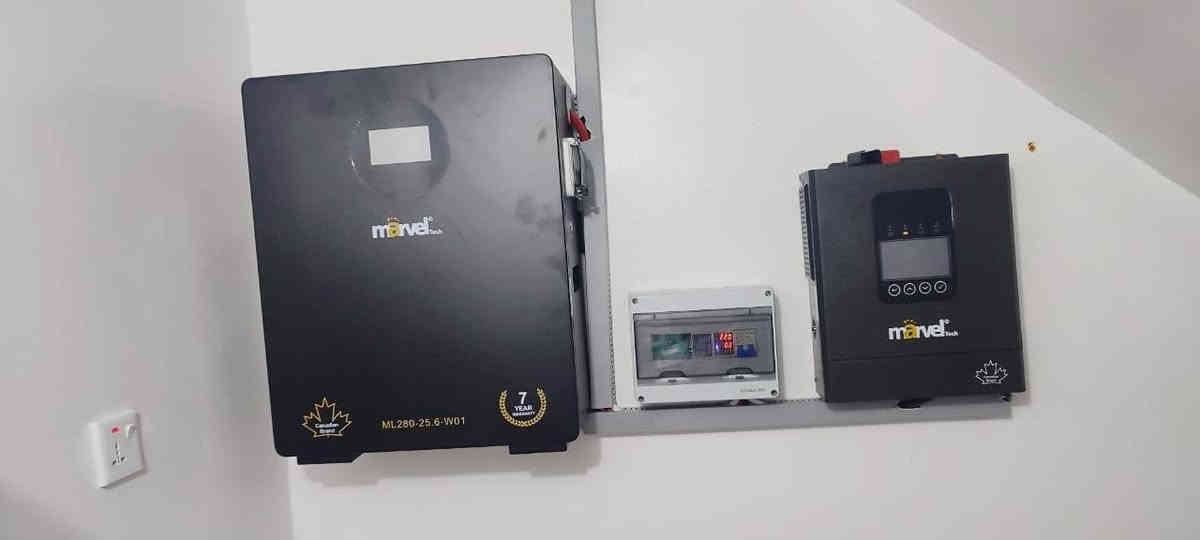 ☀️ شركة النور الهندسية للطاقة الشمسية ☀️
التميز في الأداء.. الرقي في التصميم
نبارك لأهلنا في (قضاء الحويجة - قرية اعتيرة) تنصيب منظومتهم الجديدة، سائلين الله أن يبارك لهم فيها ويرزقهم خيرها.

إذا كنت تبحث عن الجودة، الكفاءة، والجمال، فنحن خيارك الأول. تم تجهيز المنزل بمنظومة ذكية توفر:

⚡ 10 أمبير نهاراً

🔋 6 أمبير ليلاً

🔄 تناوب ذكي تلقائي مع الكهرباء الوطنية.

🛠️ المواصفات الفنية (مكونات عالمية)
الجزء التفاصيل والمميزات
الإنفيرتر Marvel ذكي (5KW) - يتحمل ربط ألواح حتى 9000W (ضمان سنة).
الألواح Longi (Bifacial) - وجهين بقدرة 615W، مع 16 بازبار لأعلى امتصاص. العدد 5
البطارية ليثيوم Marvel (7.2KW) - عمر 8000 دورة، ضمان 7 سنوات، شاشة ذكية.
الهياكل حديدية ثقيلة مقاومة للصدأ ومصممة للظروف الجوية الصعبة.
التوصيلات كابلات DC أصلية (4 ملم) مع وصلات MC4 المخصصة.
🎁 عروض خاصة بمناسبة افتتاح موقعنا الجديد!
🛡️ ثقة | أمان | استفادة ⚡

📍 العنوان: الحويجة - قرب الدفاع المدني. 👷‍♂️ بإدارة: المهندس علي حسين.

📞 للتواصل والاستفسار:

اتصال: [***********]

واتساب: [***********]
