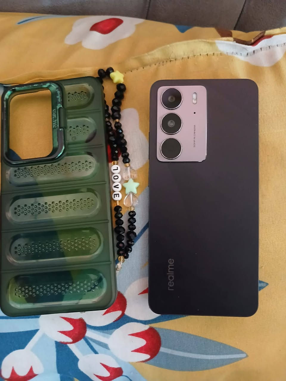 السلام عليكم جهاز ريلمي سي C75 مكفول من شخط وتبديل ضد الكسر ضد المي  اذكره 256 بطاريه جبيره  جهاز بدون غراض ستعمال قليل مكاني الزعفرانيه أو المشتل سعر 165 مراوس يرهم ***********
