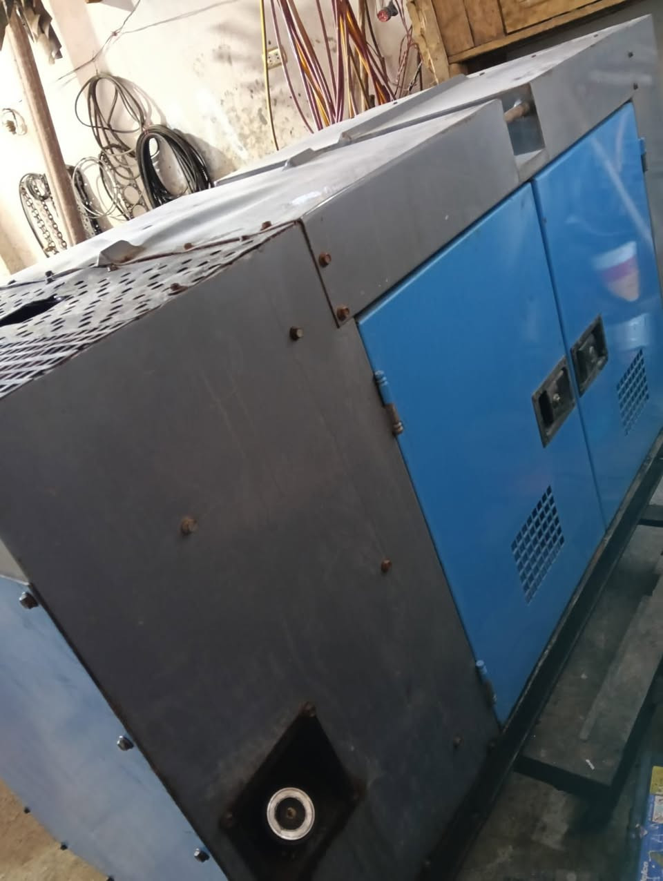 للبيع 
مولد اسوزو 45 كيلو على موبينه استنفورد انجليزي 
العنوان البحيرة ايتاى البارود 
01001855716
01112288541


**إذا كنت صاحب هذا الإعلان وتريد حذفه لأي سبب، رجاءا أرسل رسالة إلى الدعم الفني**