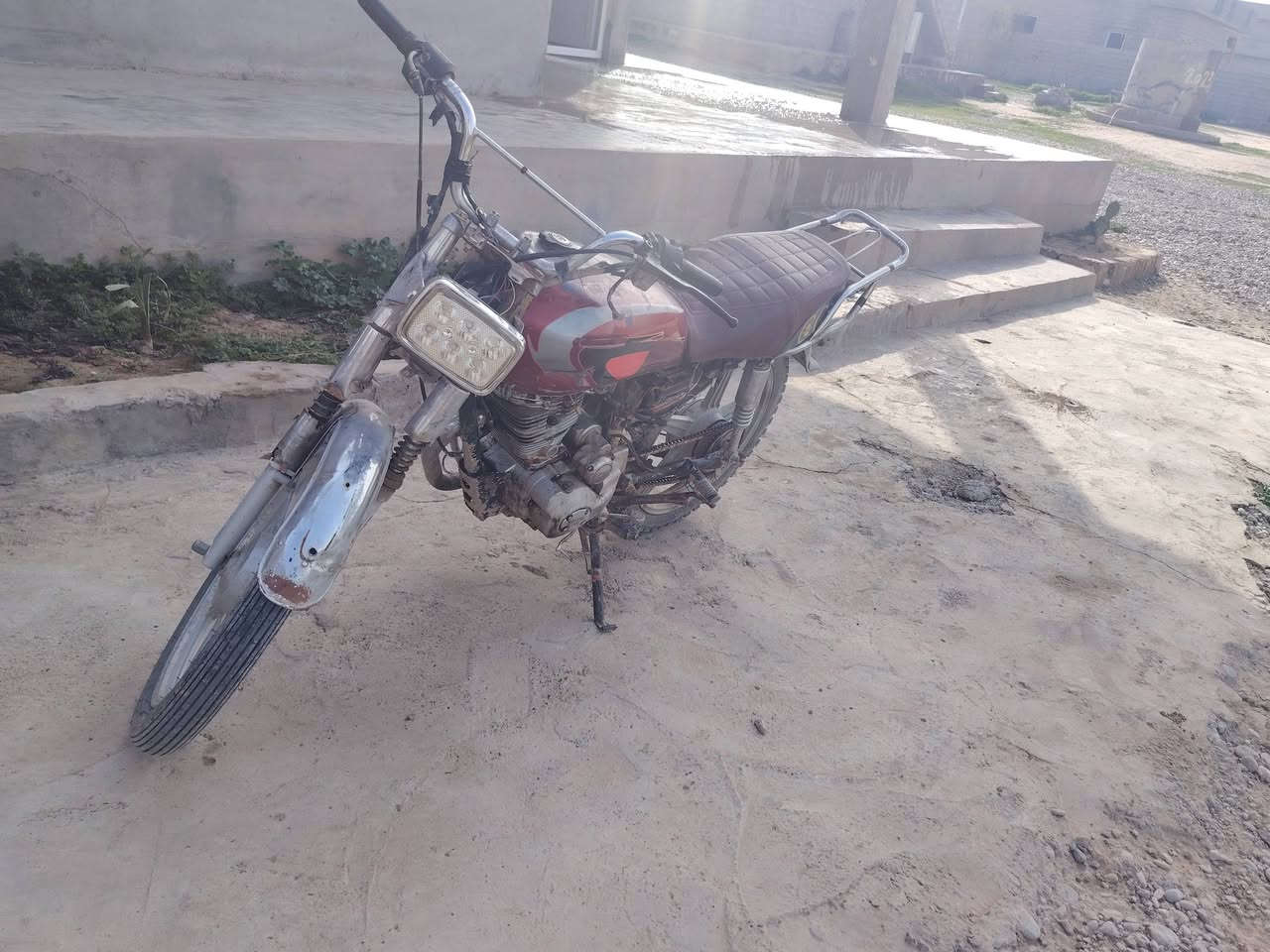 السلام عليكم يوجد موطور خمسه كير شغال نشاط فول السعر 175 الاتصال عل الرقم ***********
