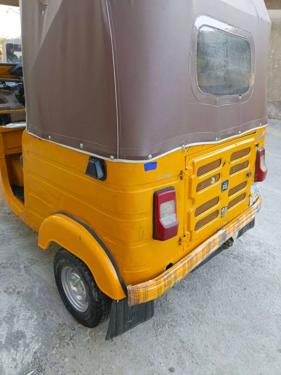 تكتك للبيع موديل 2019شهر 12رقم وسنويه بغداد نكليزي تحويل ثاني يوم معمره بيه دوس والغد هم معمر السعر 5600وبيه مجال بسيط مكاني الشعب جمعيات ***********
