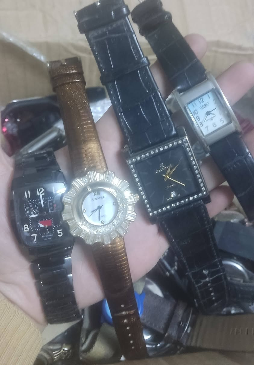 مرحبا ساعات باله عدد 52 قطعة
بيع شلع فقط ماكو مفرد
سعر الكل 200 الف فقط شلع ماعندي مفرد


**إذا كنت صاحب هذا الإعلان وتريد حذفه لأي سبب، رجاءا أرسل رسالة إلى الدعم الفني**