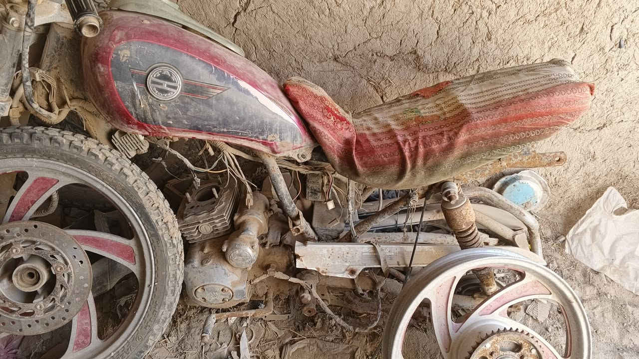 السلام عليكم دراجه للبيع اوراق ***********
