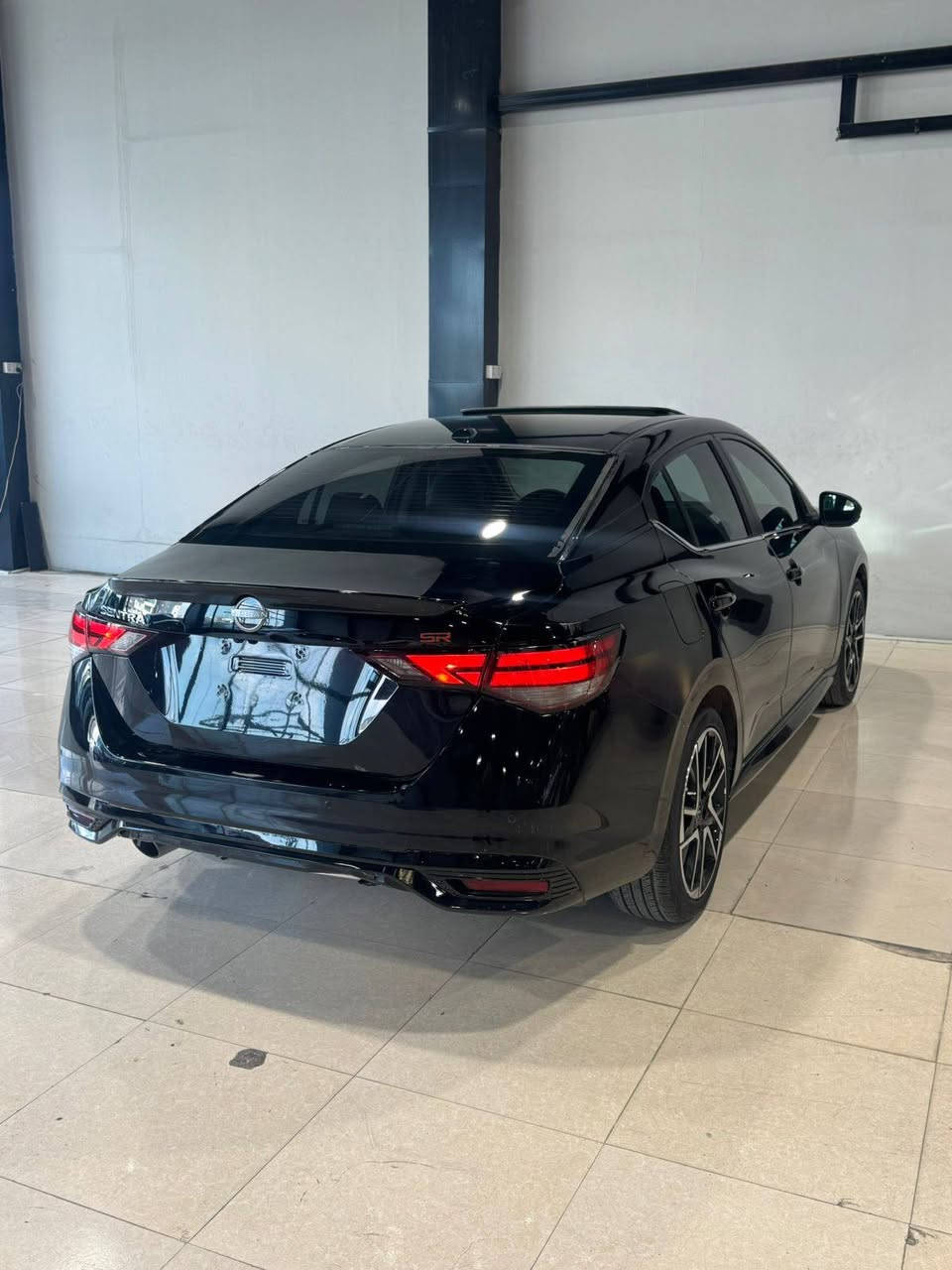 نيسان سينترا 2024 SR أعلى فئة 
عداد المسافة : 2 الف ميل (بحالة الزيرو) 
حجم المحرك : 2000 (4 سلندر) 
فـــول مـــواصفـــات 1/1
ضربته:: صندوق جامرخ بدون ارباك رقم شانصي موجود بل منشورا 
مواصفات 👇🏻
فتحة سقف سلايد
 بصمة ابواب 
بصمة تشغيل 
تشغيل عن بعد 
سستم سماعات بؤس 
شاشة دشبول ديجيتال
شحن وايرليس
كاميرا °360
‏‎كاميرا امامي
كاميرا جانبي
كاميرا خلفي
اوتو هولد 
اوتو ستارات 
اوتو ستوب 
رادار امامي (فقط يحتاج معايرة)
رادار جانبي  (نقاط عمياء)
رادار خلفي (التحذير من الاصطدام)
حساسات امامي
حساسات جانبي 
حساسات خلفي 
نظام (𝐄𝐂𝐎)
نظام (𝐍𝐎𝐑𝐌𝐀𝐋)
نظام (𝐒𝐏𝐎𝐑𝐓)
كشنات جلد
كشنات كهربائي
كشنات هيتر
تحكمات استيرن
استيرن هيتر
تبريد لمس 
تبريد مركزي 
لايتات ليـــLEDـــد عدسة زينون بيلادي
بكلايتات ايـــLEDـــد بيلادي
السعر 148$و بها مجال قليل 
مكان السيارة اربيل أربيل, العراق


**إذا كنت صاحب هذا الإعلان وتريد حذفه لأي سبب، رجاءا أرسل رسالة إلى الدعم الفني**