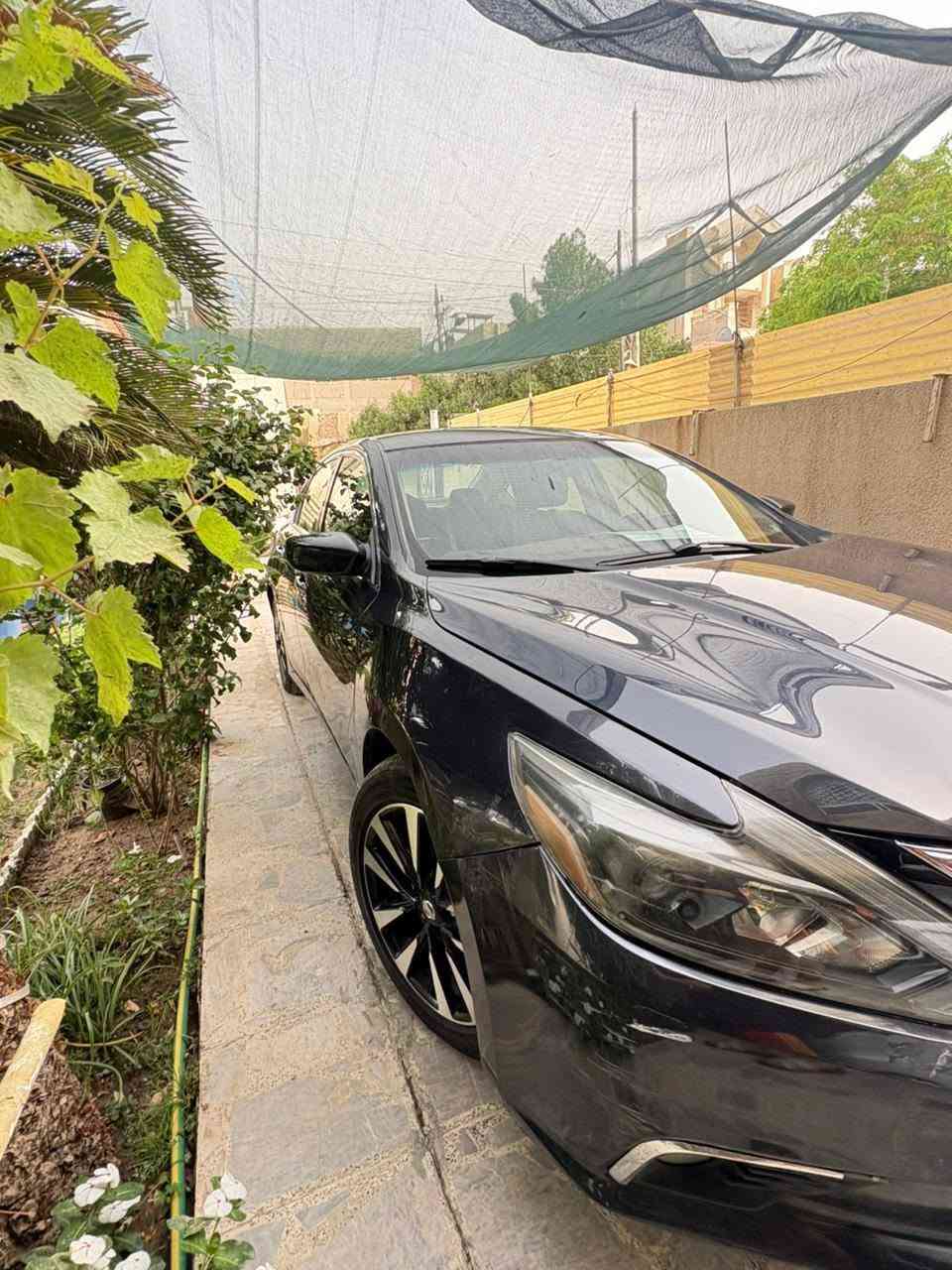 Nissan Altima 2018 SV للبيع

📍 الموقع: بغداد - الكرادة
✔️ وارد أمريكي
✔️ محرك 2.5 لتر اقتصادي
✔️ قير أوتوماتيك CVT
✔️ ماشية: 82 الف مايل

🔹 المواصفات:

- تشغيل بصمة (Start/Stop)
- مكيف ثنائي (Dual Zone)
- شاشة + بلوتوث + USB
- كاميرا خلفية
- نظام النقطة العمياء
- تحذير حركة خلفية
- كرسي السائق كهرباء

🔹 حالة السيارة:
- ضرر جاملغ عكس السكن صبغ وبيها تعديلات بارد بسبب حادث خلفي صار بالعراق 
- (حالة المكينة والگير ممتازة)
- تبريد السيارة ثلج 

💰 السعر: 113 ورقة قابل للتفاوض للجادين

📞 للتواصل: *********** واتساب أو اتصال

⚡ سيارة نظيفة وجاهزة للاستخدام اليومي بدون مصاريف
