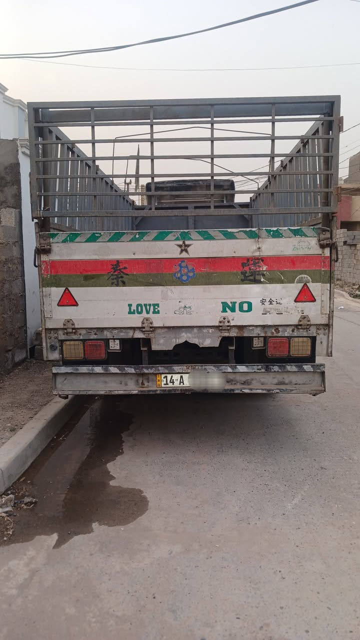 سلام عليكم سياره للبيع هينو أنكر حجم ٣٠٠. رقم بصره مكان بغداد موديل ٢٠٠٥.  بسمي. رقم  دوالي.   طول البدي  ٥٤٠.        ***********. سياره جاهزه.  سعر.   ١٢٠
