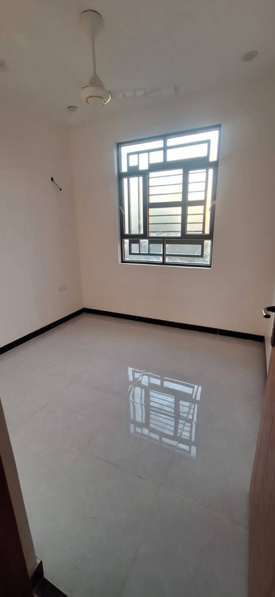 شقة للأيجار بناء جديد
سبع ابكار نهاية شارع منتزة هابي دي بداية الزراعي 
تحتوي على مطبخ وخدمات وسطح وغرفة كبيرة وغرفة صغيرة 
الشقة جاهزة من كل شيء كما موضحه بالصور
الايجار 500 الف
للاستفسار الاتصال على الرقم 
***********
