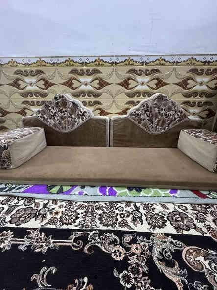 تخم كعدة عربية ملكي
عدد القطع دواشك 10
عدد التجوات الملكية 10
عدد تجوات الايدي 10

مجموع مساحة الكعدة 20 متر

مستعمل قليل جدا 

السعر 175 الف وبيها مجال حك الجية

للتواصل اتصال/ واتساب 
***********
