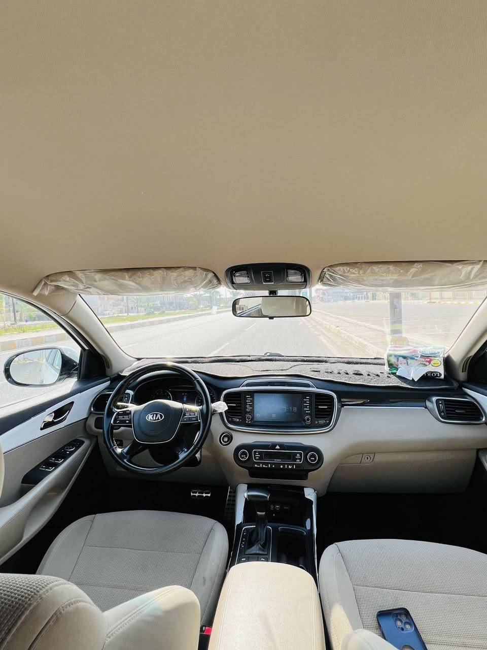 السلام عليكم
كيا سورنتو 2020
ابيض لؤلؤي 
خليجي مكفولة كفالة عامة من ضربة وصبغ وبارد ✅
ماشية 100 الف فقط

فول فول مواصفات ماعدا البانوراما 
 
كشنات جلد 
كشنات كهرباء 
كشنات هيتر
لايتات LED خلفي و امامي
حساسات امامية 
حساسات خلفية
نقطة عمياء 
اشاير بل مري
مري شفط كهرباء
جنطه كهرباء
7 راكب عائلي 
محرك ستة سلندر 3.5L
گير 8 نمرات 
حساسات امامي و خلفي جانبي 
وبعد هواي مواصفات…
السيارة ما شاء الله تتعب تكول عليهة جديدة السيارة

رقم بغداد تحويل مباشر ثاني يوم 

مكان السيارة بغداد العامرية📍

للتواصل : ***********
.........   ***********
سعرها 27,000$ و بيهة مجال ولتحجي عل سعر اذا متجي تشوف نضافة السيارة ( بوضع الوكالة )
