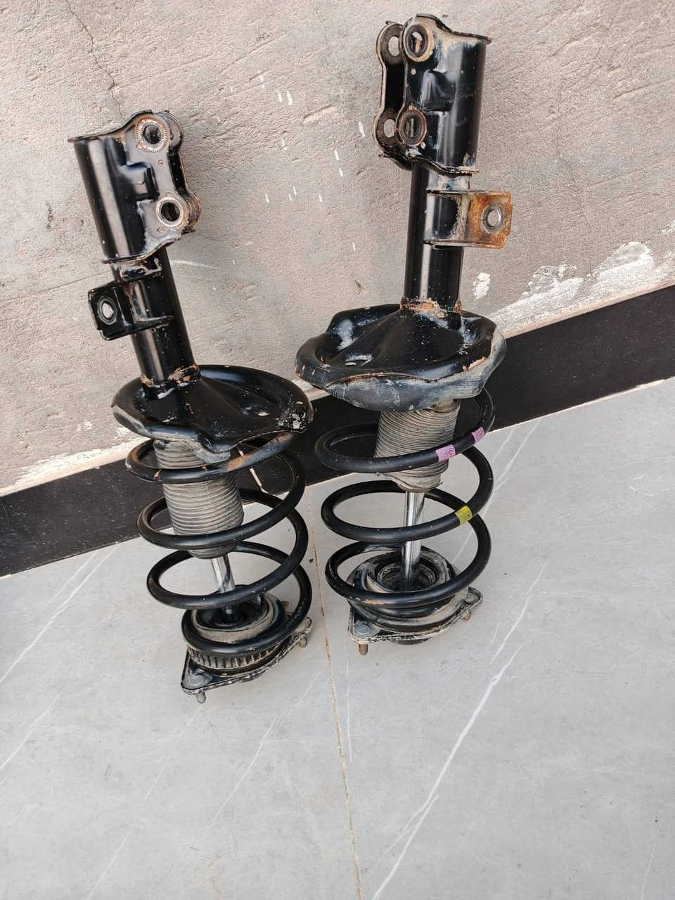 السلام عليكم شباب فلنجات مال سيراتو من 9 الى 14 مالت غصة دبلات سيراتو هنة لويهن كاملات اماميات كبات مال اكسنتة نظيفات علمة مال تكسي شغالة كلشي مابيه مناسبات يريد يراسلني خاص مكاني رميثة ***********
