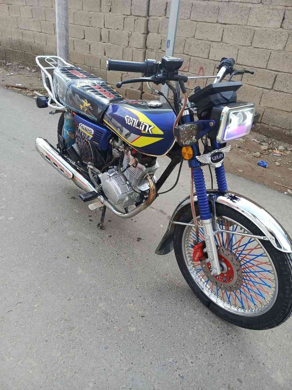 السلام عليكم دراجه للبيع موديل 2025 الدراجة جديدة كفالة عامة ربعة كير ماممدود عليهة  سبانةالون زرق العنوان ديالى خان بني سعد السعر خاص الرقم ‏‪***********‬‏
