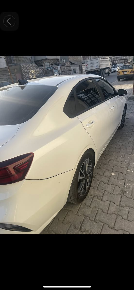 سلام عليكم
كيا فورتي موديل 2023نص فول 

وارد امريكي دخول جديد 

رقم منفيس تترقم جميع المحافظات 

صور الحادث مرفقة بالمنشورمكينة ٢٠٠٠

رادار تحديد مسار وتنبيه وتوقف

کامرة خلفية دوارة

درایف مود

شاشة وسائط واندرويد اوتو

تحكمات ستيرن وكروز***********
بغداد السعر129
