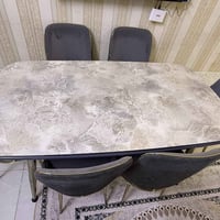 ميز طعام • جديد • سعر مناسب