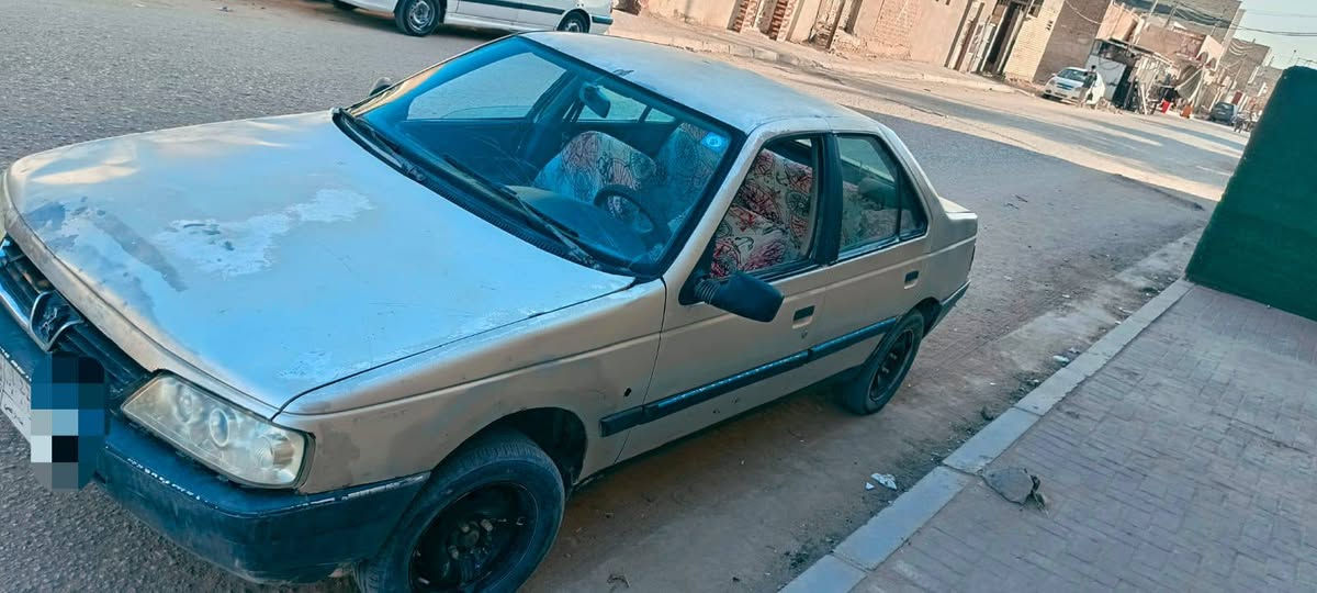 السلام عليكم
سيارة بيجو روى للبيع موديل ٢٠٠٨ كير ومحرك مكفول حدادية وبريك وكهربائيات خير من الله محرك محور اوبل كير عادي  السيارة نمرته نجف وموجودة بالنجف السنوية لغاية ٢٠٢٧ 
السعر ١٥ ورقة وبيها مجال 
موبايل*********** واتساب موجود بيه
