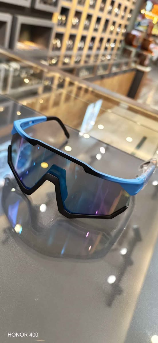 السلام عليكم
نظارات اصليه درجه اولى
سعر الوحده 15.000 الف
سعر الثنين   25.0000 الف
للاستفسار *********** واتساب
المكان بغداد السيديه شارع التجاري مقابل سلام ابو الفلافل بغداد, العراق
