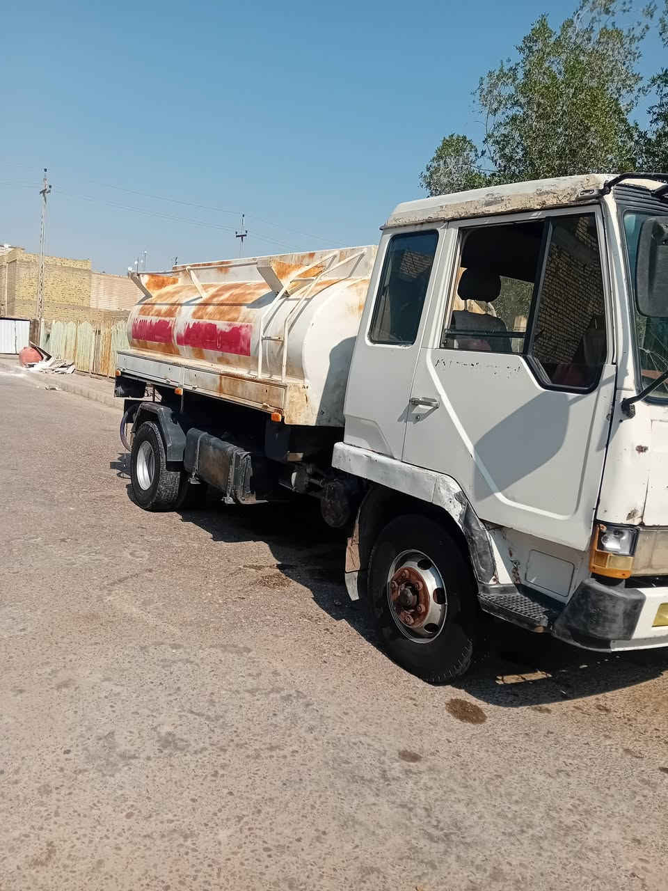 سلام عليكم ميسي بوشي93 للبيع مكفول من كير تانكي شاصي بس المكينه بيه تبخير قليل سياره جاهزه للعمل مال ماء رقم بغداد بسمي سنويه حوضيه وقود تنتهي 29  حموله. 7  الف ///// السعر 110  وبيه لطيبين اعيد نشر بسبب الوعود الكاذبه رجاءا الموشراي لايخابر اتصال
***********
