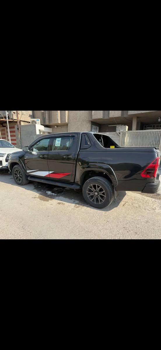 سلام عليكم بيكم تيوتا جي ار مكفولة كفالة عامة من الصبق وتبديل والفتح مديل ٢٣ ماشية ٣٢ الف حقيقي رقم بغداد  مكان بغداد. تليفون  ***********
