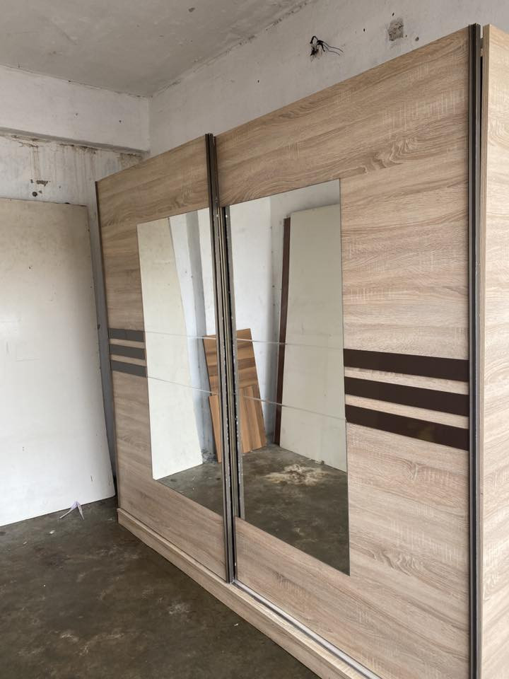 غرفة نوم تركي 5 قطع اخو الجديد نضيف جداً جداً مستعمل شي قليل اي عيب مابيه السعر 400 الف مع الشد والنقل كامل داخل الموصل
العنوان الموصل حي السماح مقابل مدرسة مكة
للمراسلة واتساب ***********
للاتصال ***********
