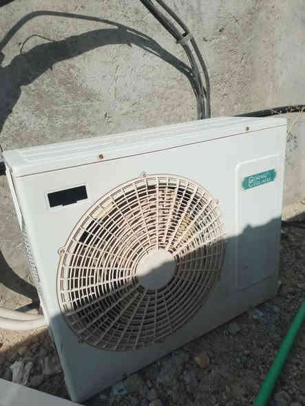 سبلت تدفئه وتبريد ع الفحص مكفول للاستفسار ‭0780 976 1272‬
