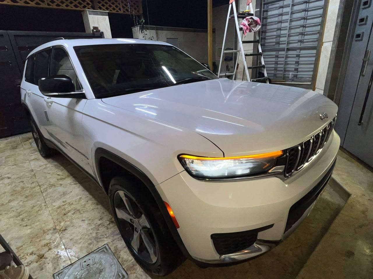 جيب كراند شيروكي ليميتد 
وارد خليجي 
لون أبيض 
موديل ٢٠٢١
ماشيه ١٣٠ ألف 
رقم اربيل
7 راكب 
السعر : $ 30,000

التفاصيل على الخاص 
*********** / وات ساب 
البصرة الزبير
