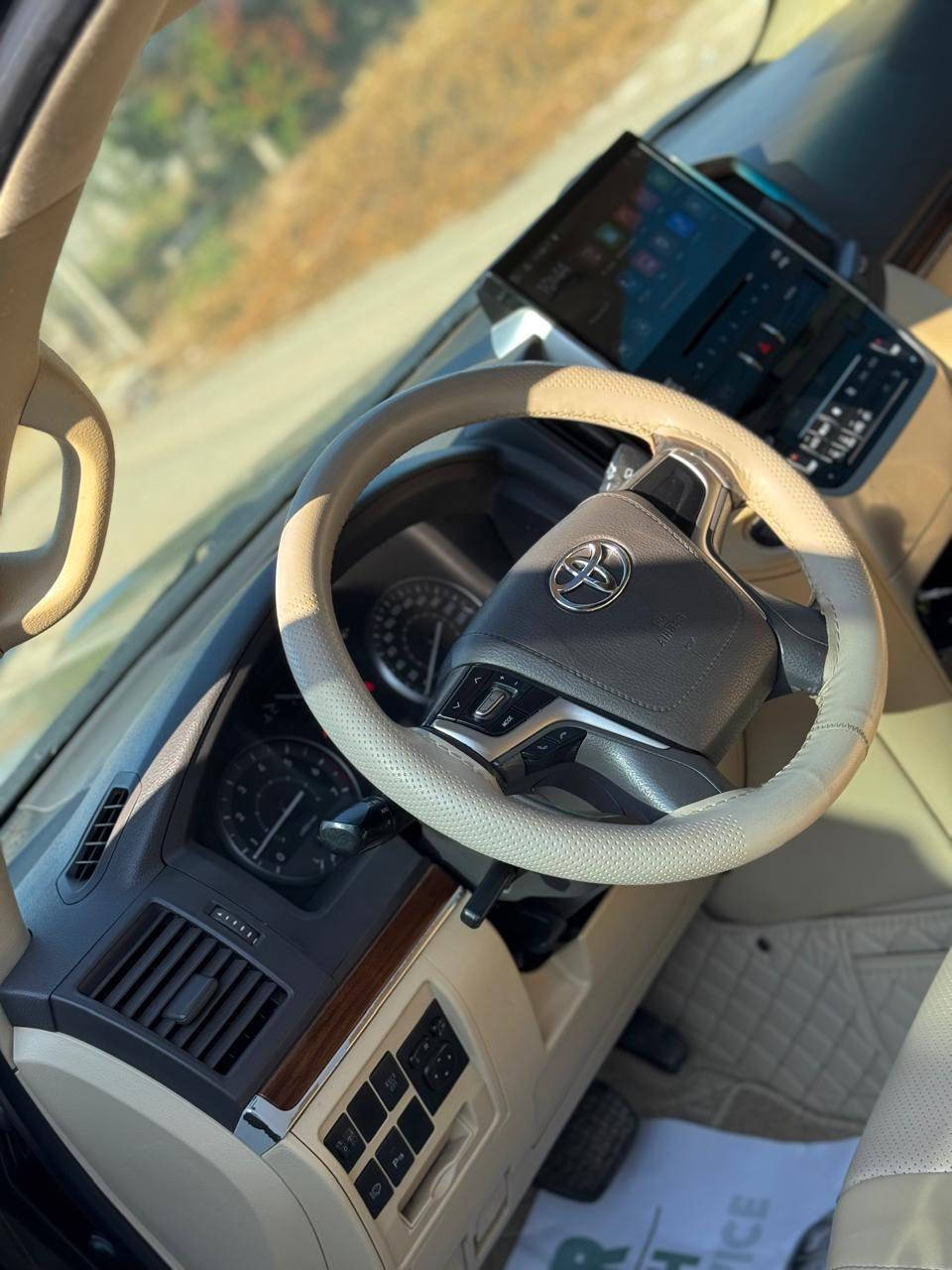 السلام عليكم
لاندكروزر موديل ١٦  كفاله  
رقم اربيل 
١/١فول
سعر ٤٦٨
للاستفسار على الرقم 
***********
مكانه بغدا 
مكينه ٦ 
٨ ايرباك SAS
