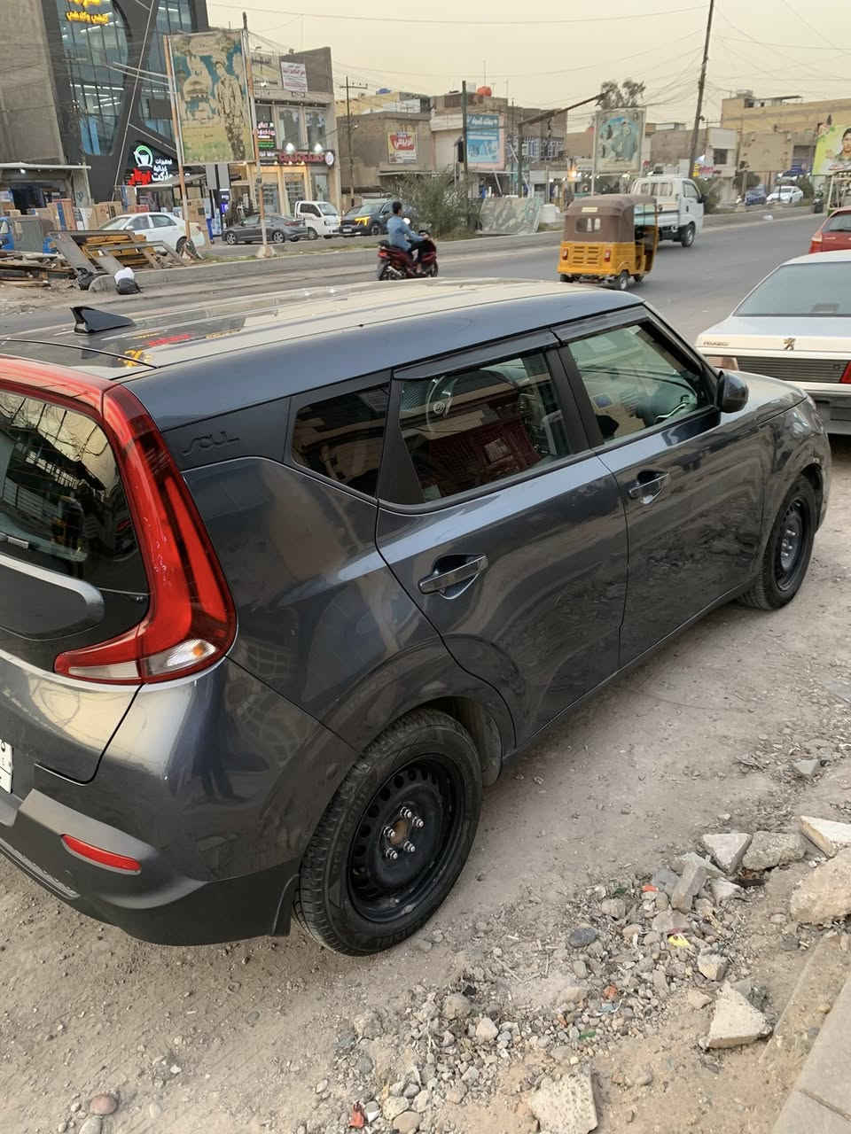 سلام عليكم 
كيا صول 2020 امريكي 
ماشيه 72 /
صور الحادث بالمنشور 
الله شاهد عندي سياره من 2021 مال جناي ممتعوبه شغل واطلع 
العنوان بغداد مدينه الصدر الاورفلي 
السعر 128 وبيها مجال 
***********
