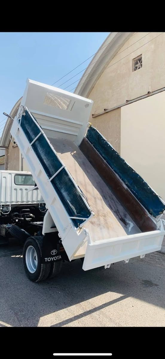 سلام عليكم كنتر للبيع موديل 2023 دخول جديد رقم بصره انكليزي مكفولة كفاله عامه شاصي ومكينه وكير وقماره مكفول مكان عماره  الاستفسار ***********
