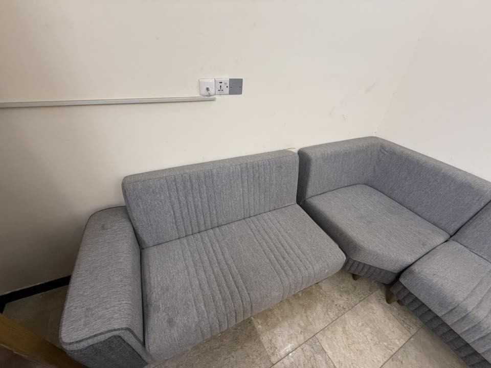 السلام عليكم
كورنر تركي 10 مقاعد + سبت طلبات هدية . . مساحة تخزين تحت المقاعد ما عدا الركن . .

قلاب فراش يتكبر ويتصغر

وعندي سجادة كاشان 2 في 3 أيراني اصلي اربع ملايين ونص غرزة درجة اولى . . صورها بالتعليقات 
 
نظافة 95 يحتاج غسلة تنظيف جاف وعادي أشيل فلوسها 
بغداد . . للتواصل ***********
