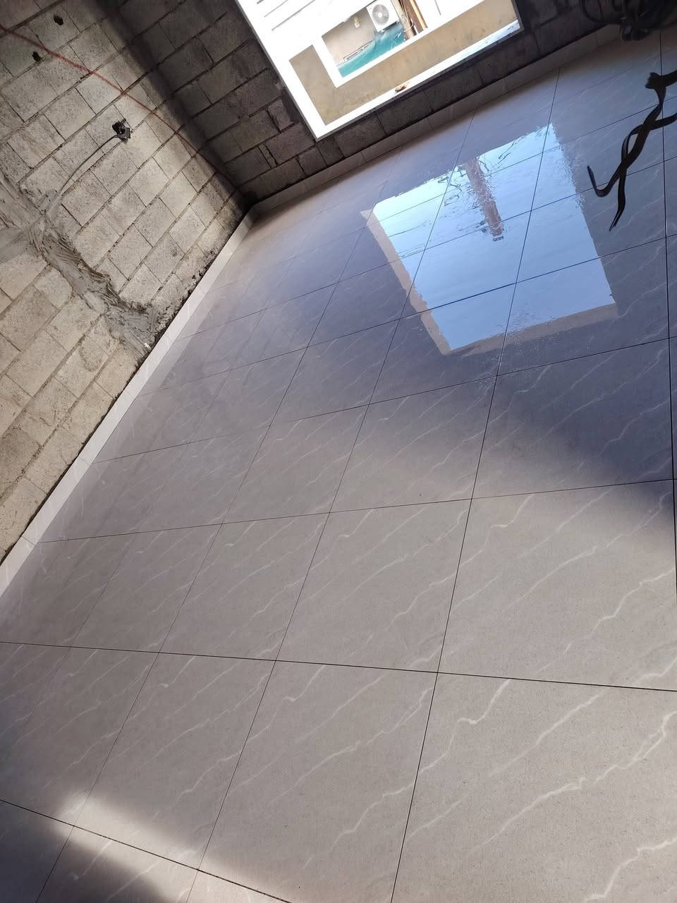 سلام عليكم اسطه سيراميك شغل شرط اشراف هندسي لتواصل ***********
