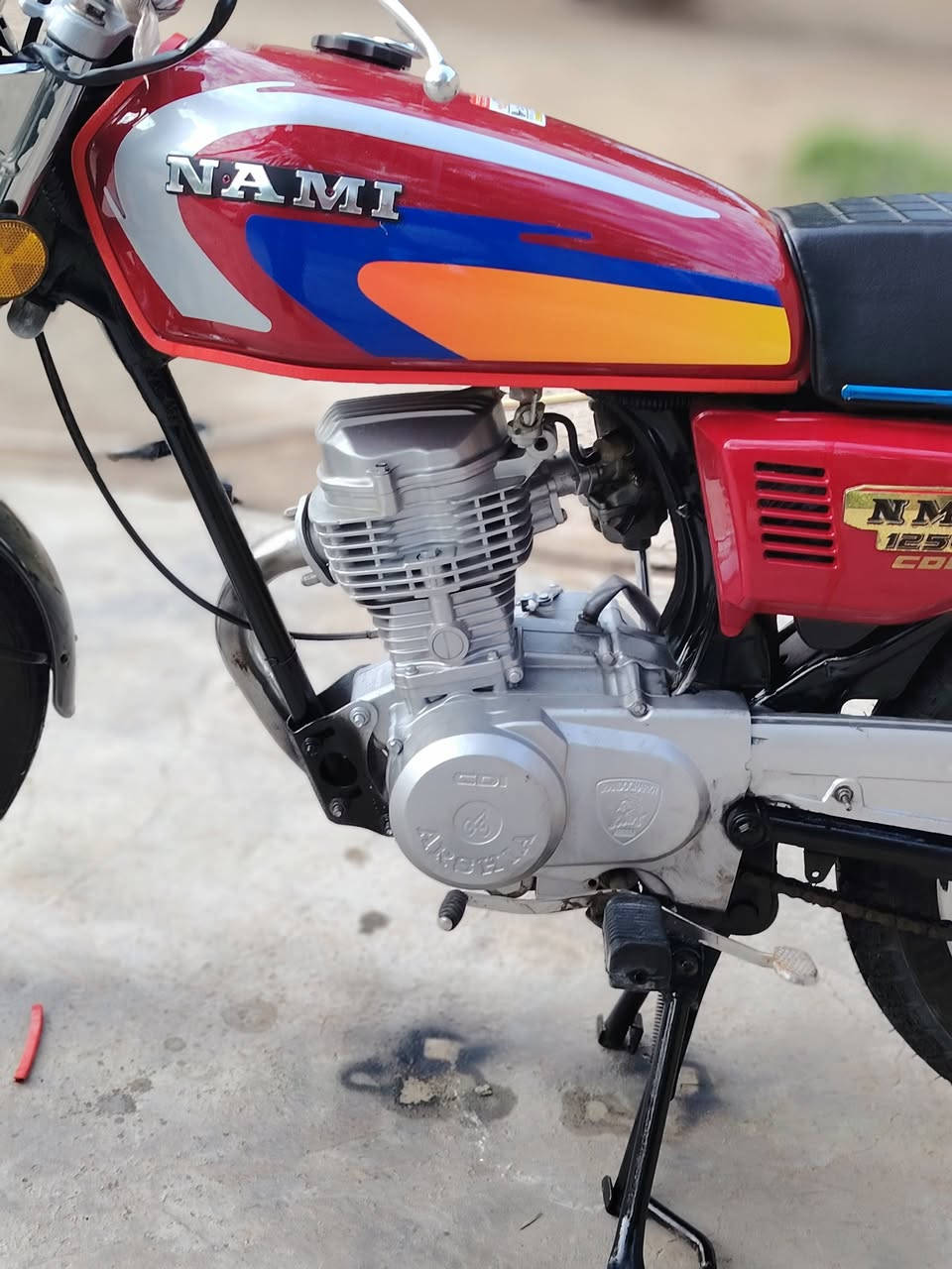 سلام عليكم دراجه اللبيع  مكفوله من عشاير وراقه ضايعه عدي بس  مكاتبه سويلك دراجه خير من الله سعر500وبيه  مجال  رقم ***********المكان شطره
