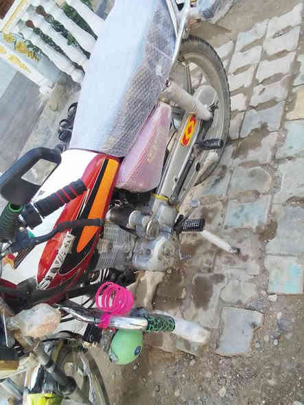 السلام عليكم سيفان للبيع   5 جير قير موديل 17 كهربائيات شغاله جيجات شغاله متواجد خاص  ***********
