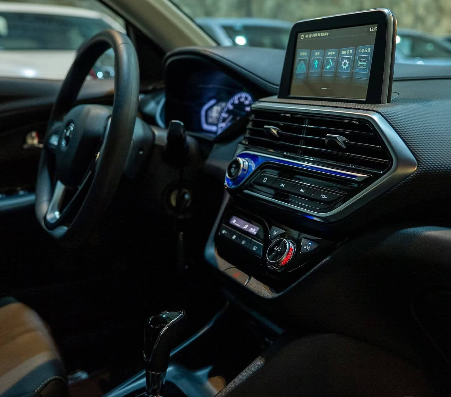 ‏شانجان السفن 2025
شانجان ألسفن 2025
* فتحه
* كشنات جلد
* شاشه لمس
* محرك 1.5L
* تبريد ثلج
* تحكمات ستيرن
* مثبت سرعه
* سكنات لد عالي ناصي هالوجين 
* حساسات
* كاميرا
* مانع انزلاق

بیها ضمان 5سنوات

السعر 103$
للتواصل ***********
