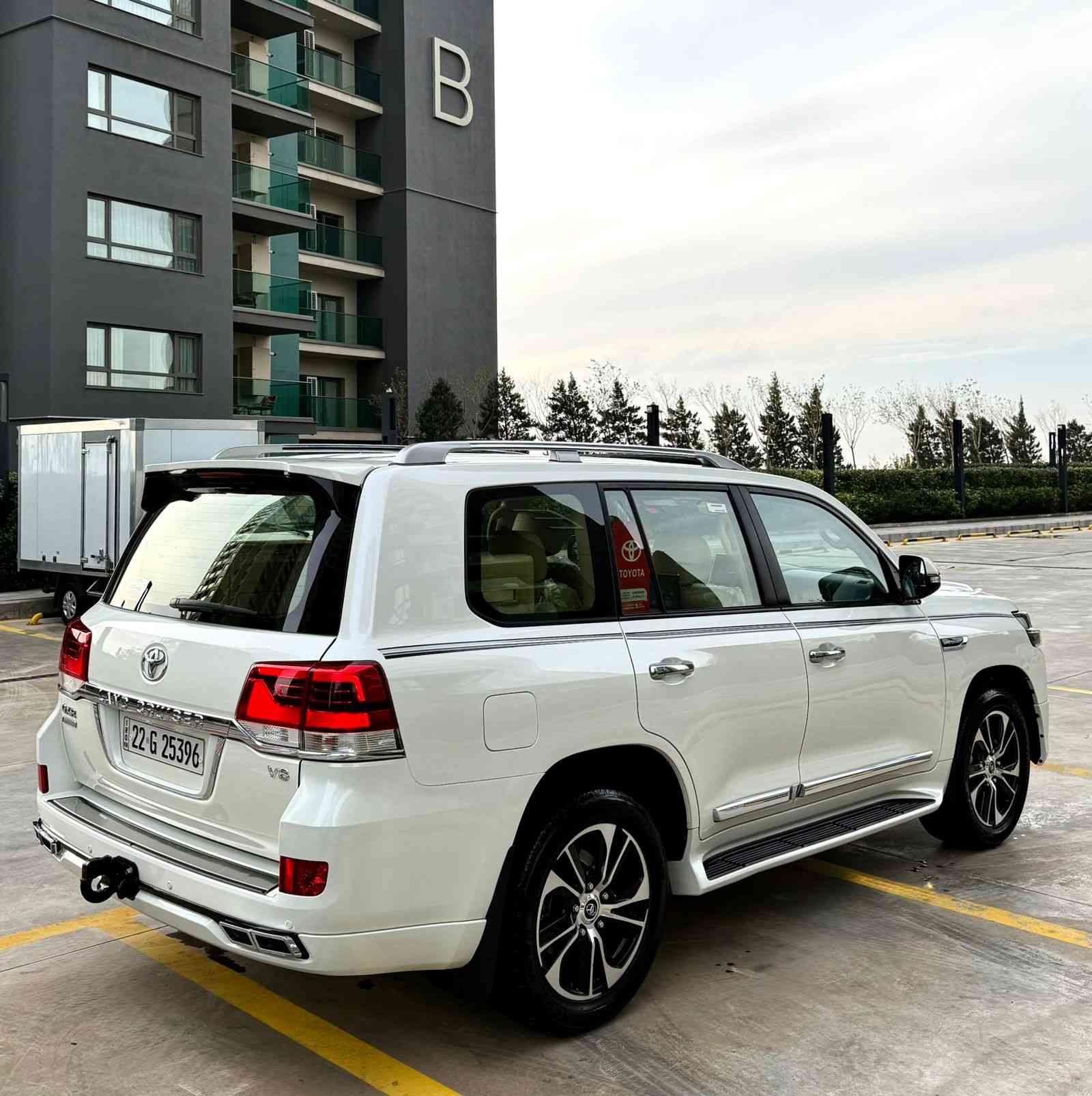 ‏تويتا لاندكروز جكسارة 2021 _ 76,000km
گراند تورينگ ماشاالله تحدا شرط ماكو هيج نضافطها
فطيم درجه أولا سياره مواصفات (فطيم درجه اولا)
سياره (2) كوشنات كهرباي (٣) دگم
سياره (8) ايرباكات _ (٣ ) شاشات
سياره مكفول كفاله عامه دعامي لي دعاميه  
محرك (6) سلندر  
بدون صبغ .. بدون بارد .. بدون شخوت 
بدون حالوب .. بدون رمل مكفوله كفاله 
سياره بص ماشاالله نفص زيرو
غراضات كامل موجود  هيدفونات موجوده +  كتلوكات موجود +عرضيات موجود

سياره ماشيه 76,000 الف كيلو حقيقي
4 اطارات و ويل جديد شريكه مامفتوح
سياره داخل بيجي كوشنات جلد

سياره محرك بشرت مامفتوح جديد جديد
سياره حيل نظيفه كلشي علي بلادي اوك

مواصفات
(بصمه + الانزلاق + كشن جلد  + ثلاجه + زينون + هواء مزدوج + نيظام ايكو +
حساسيه الديك الموخره مرايات + فتحه ..
تشغيل عن بعد +  باب بصمه + باب خلفي كهرباي )

نظافه  ١٠٠٪ كامل سيرڤس بدون نقص و مصرف

سياره مال بيت أي نقص مابيها

نفس اليوم / تحويل و وكاله حاظر مباشر
سنويه جديد 
سياره داخل / سليمانيه 

رقم صاحب السيارة 
***********
