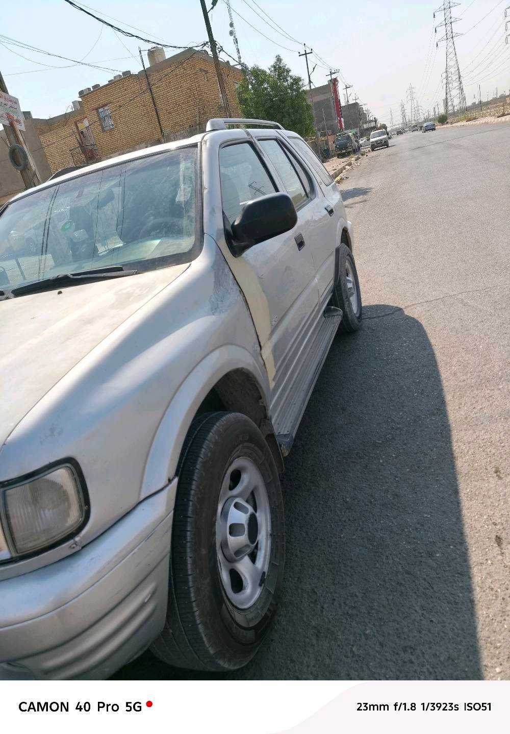 السلام عليكم اخوان سياره ازوزه للبيع او مروس حسب القناعه مديل 2000 رقم دهوك كير ومحرك خير من الله بريد تتفه شغالات الكهربايات كله تشتغل ماعوزه برغي السياره خير من الله الاستفسار اتصل واتساب فقط 