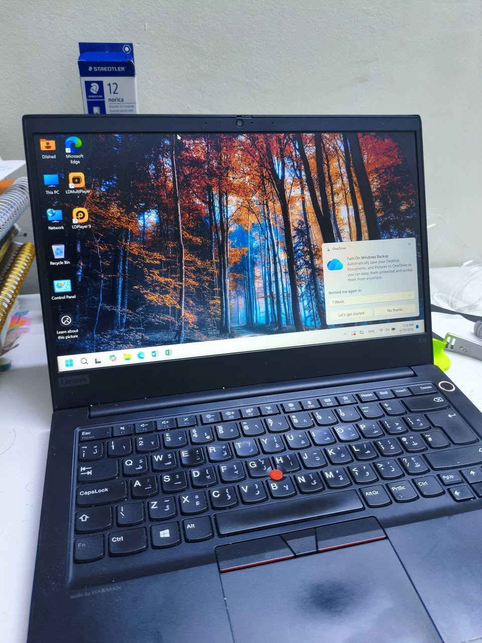 السلام عليكم 

لاب توب Lenovo 
للبيع المواصفات موجودة بالصور ما مستخدمه شي قليل كلش 

سعرها 400 و بيها مجال 

مكان بغداد


**إذا كنت صاحب هذا الإعلان وتريد حذفه لأي سبب، رجاءا أرسل رسالة إلى الدعم الفني**