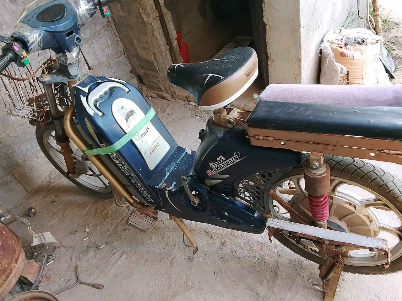 السلام عليكم دراجه البيع مضل. ماوضح بل صوره بطاريات 3زينات و2واكفات كله شغال السعر 150بي مجال ***********
