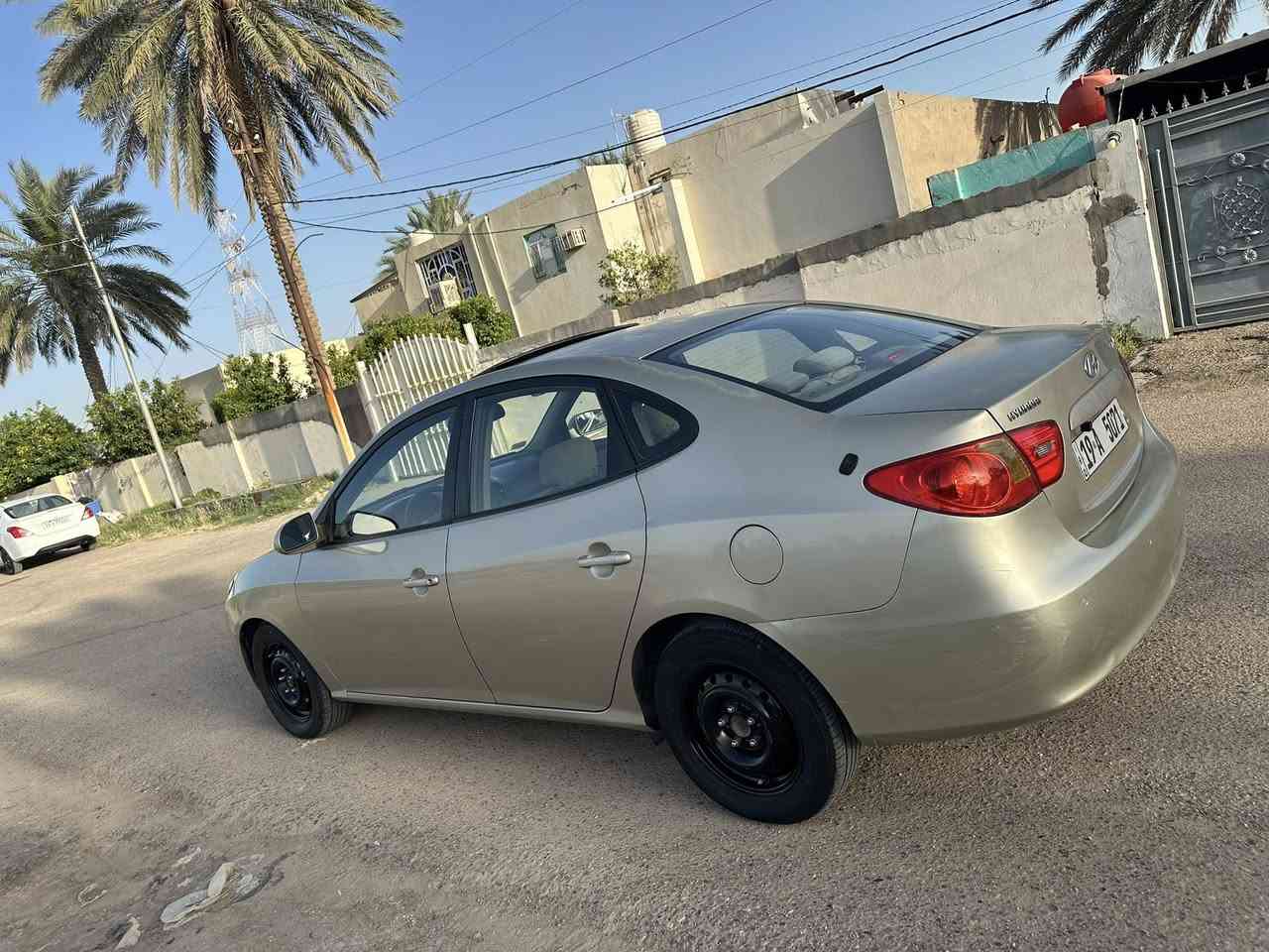 السلام عليكم النترا 2007 وارد امريكي محرك 2000 دوش  ماشيه 190 الف حادثه جاملغ وبنيد جهه الايسر السياره نضيفه بمعنى الكلمه  سياره حاهزه بدون نواقص كير مكينه تبريد كفاله مواصفات  فتحه تدفه بالكشنات حساس خلفي تحكم استيرن جهتين  تحكم بالمري كله شغال ع وضع الشركه السياره استخدام شخصي سياره نضيفه وبلعافيه عل ياخذها 

سعرها  88  وبيها مجال قليل

عنوانها بابل سكندريه رقم ***********
