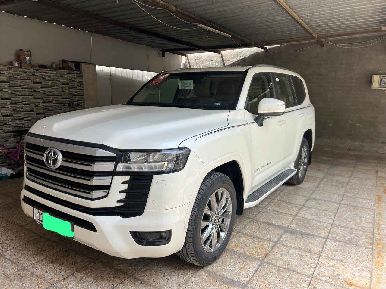 السلام عليكم لاندكروز 2024
ماشيه 200 بعده آب نضافه الوكالة 
شاشات و تطبيق 
ساز اصل بعده بضمان الشركة 
سعر 700
الاتصال *********** 
العنوان بغداد
