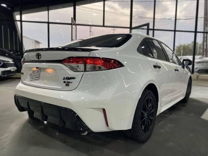 تويوتا كورولا GR هايبرد 2025 – فخامة رياضية باستيـراد خاص

تميز عن الجميع بسيارة تجمع بين الأداء، الأناقة، والتوفير – متوفرة الآن حصرياً لدى العامري 

عرض خاص حتى نفاذ الكمية 

السعر 26 مليون و500 الف دينار عراقي مرقمه بغداد وسنوية 

ياباني تجميع الصين البيع نقدا فقط لايوجد لدينا بيع بنظام الاقساط

المواصفات: – محرك 1800 سي سي هايبرد – 4 سلندر

– ناقل حركة E-CVT ناعم وذكي

– تصميم خارجي رياضي بلمسات Piano Black

– مقاعد جلد راقية (ألوان: أحمر – أبيض – مشمشي)

– دشبول اسود

– مقعد كهربائي واحد

– فتحة سقف

– 4 كاميرات رؤية محيطية مع نظام تسجيل

– شاشة وسطية تدعم Apple CarPlay وAndroid Auto

– دخول ذكي + تشغيل بصمة

– رادار أمامي + تنبيه مغادرة المسار

– أنوار LED أمامية وخلفية

– جنوط GR قياس 17 إنش

– عداد ديجيتال + تحكم من الستيرن

– مكيف أوتوماتيكي ثنائي المناطق

– نظام تثبيت سرعة

– فول مواصفات 

العامري لتجارة السيارات 🚗

بغداد مدينة معارض البياع -الشارع المميز-مقابل كراج البياع 📍

لاستفسار يرجى الاتصال على ال***********
