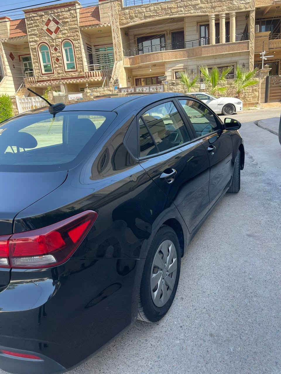 * Kia rio 2020
یەک دەرگای بۆیاغە یەک پارچەش بە بیلادی گۆڕاوە بەبێ داخیلی  سەنەوی نوێیە  سەیارەکە زۆر گەنجانەو کەم مەسروفە ماندوو نەکراوە
1.6L 4 پستۆن 
کامیرا شاشە گەورە  تەحدید سرعە 
Apple CarPlay
Android Auto
Bluetooth
Whatsapp :***********
نرخ ١١٩ $$مەجالێکی کەم أربيل, العراق
