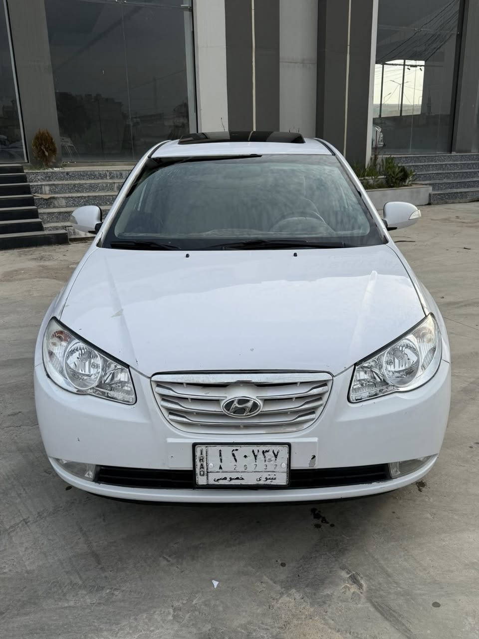 النترا ٢٠١١ فول موصفات محرك ١٦ دوش ماشية ١٧٠ حقيقي مكينة كير وضع شركة ما ملعوب بيها  بيها بابين مبدل اصلي وداير خلفي وجهة الخ بيها نص باب بجم حوض كلو كبس شرط تبريد ثلج سنوية جديدة عنوان موصل الايسر حي الزهور ***********. السعر ١١٢
