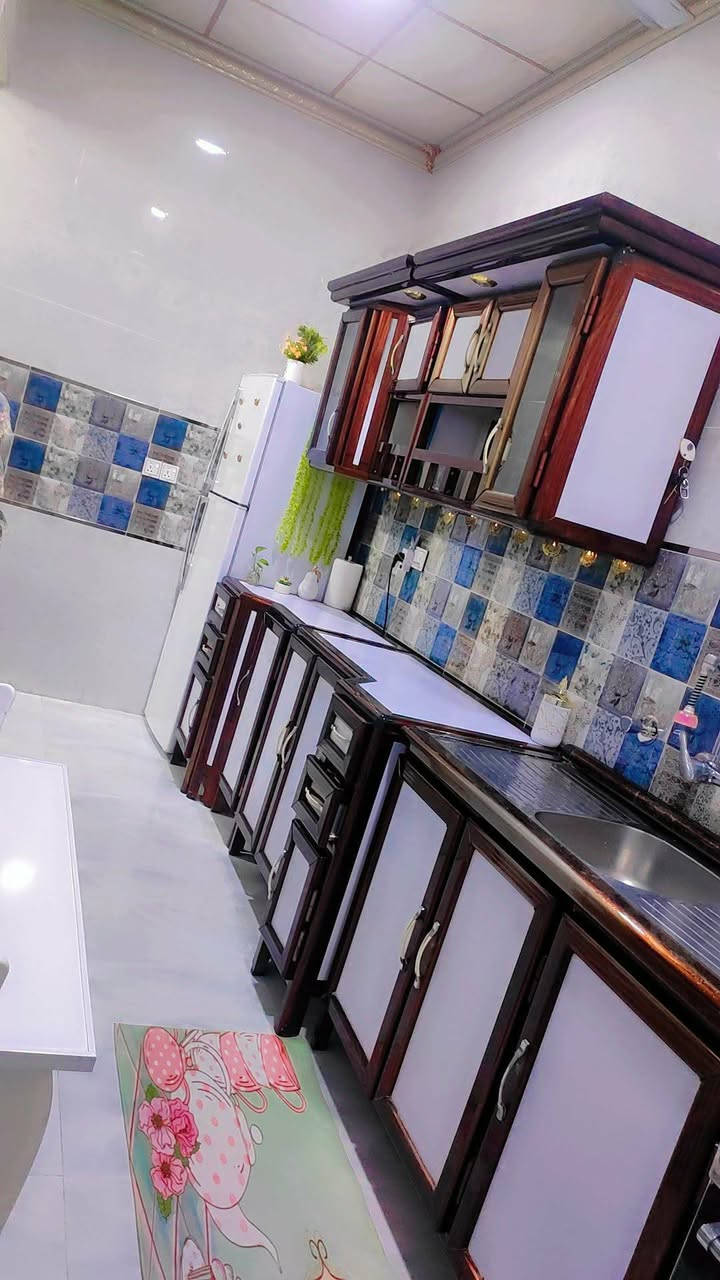 السلام عليكم كاونتر مستعمل للبيع ما بي اضرار سعره 150 الف وبي مجال بسيط للاستفسار الاتصال  على الرقم ***********
