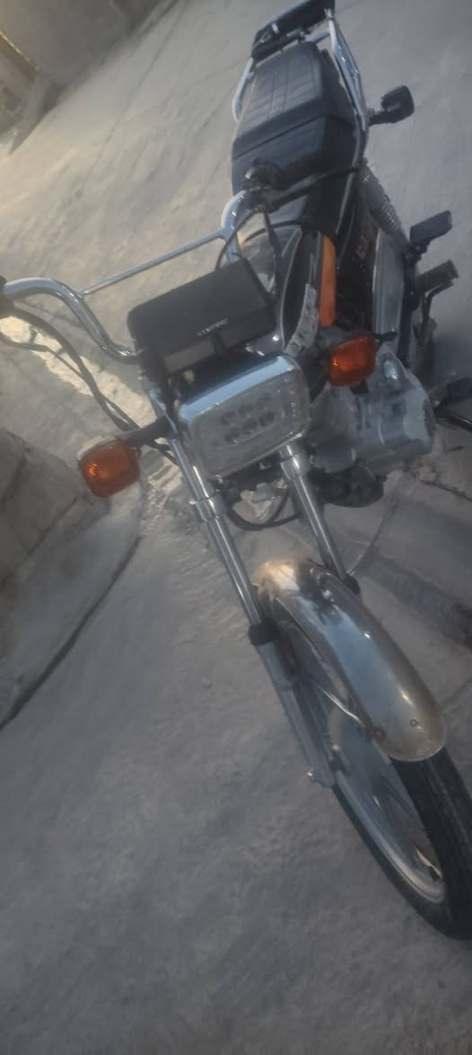 مطور البيع خمسه كير نضيف موديل 2018 اوراق كامله بي 4وراقات كمرك سعر 370وبي مجال مطور خير من الله مكاني ديالئ جلولاء  هي رقمي***********
