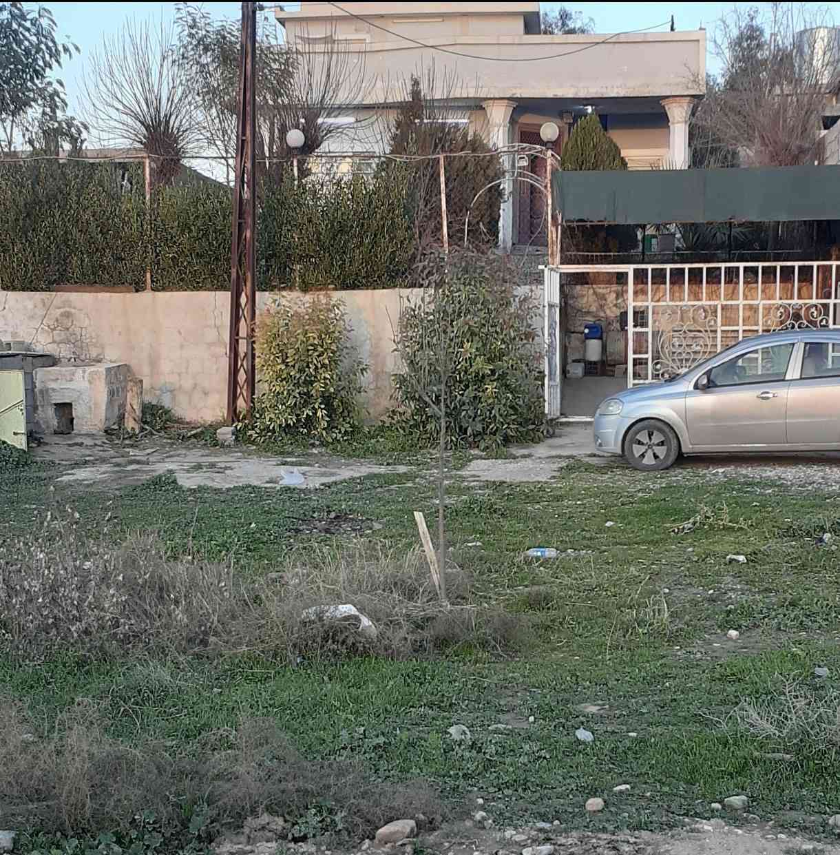 بیت للبیع بحي الشریكه مساحه 700م 200م البناء والباقي حدائق وكراج مال 3سیارات ،،کلها كاشي وثقف ثانوي
رقم المبايل ***********
***********
