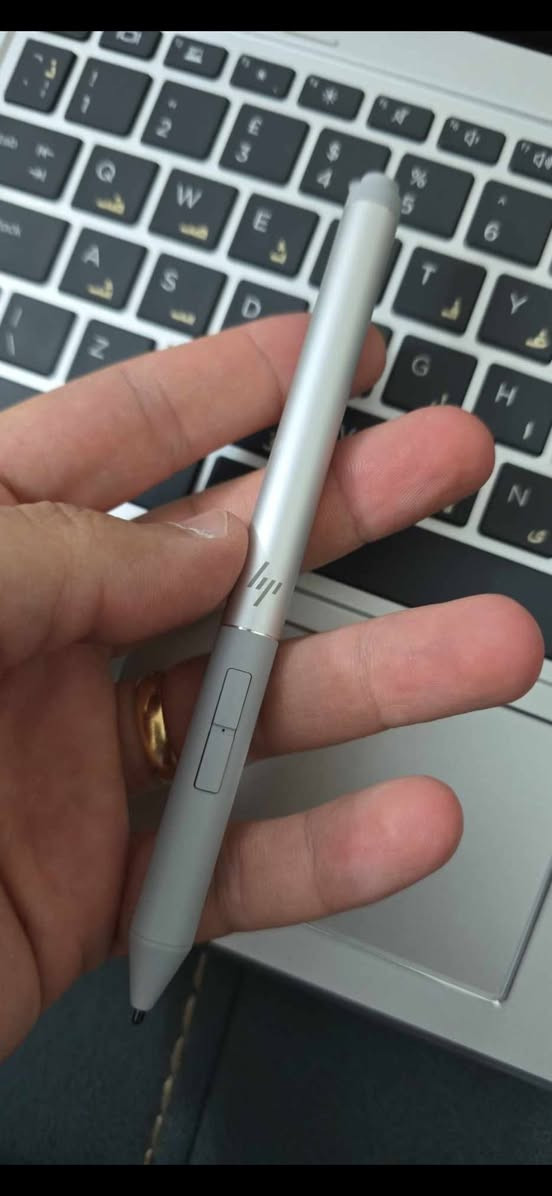 السلام عليكم
لابتوب للبيع كامل المواصفات مذكورة بالصور للعلم الجهاز نظافة و شحن ٩٥% و مبين من الصور جديد مستخدم قليل جدا مع كامل الملحقات ( قلم جديد و رؤوس القلم مع شاحن اصلي )
السعر قيم بما يرضي الله و منختلف ان شاءالله


**إذا كنت صاحب هذا الإعلان وتريد حذفه لأي سبب، رجاءا أرسل رسالة إلى الدعم الفني**