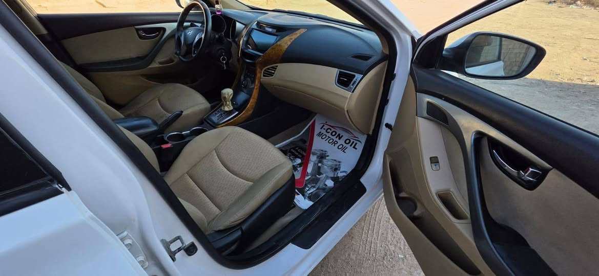 السلام عليكم  النترا  فقد بيه بنيد صبغ بيدنا بدون دواخل خليجي محرك 1800 فول مواصفات   ماشيه 160الف حقيقي السعر 108مكلف بالنشر صاحب السياره *********** كربلاء حي الموظفين
