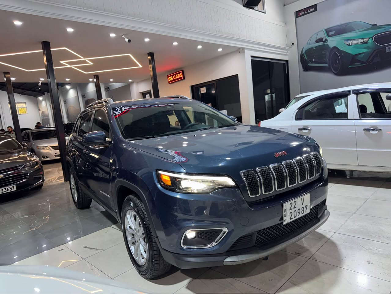 Jeep cheroky 2021 
فور ويل 
4*4
لون مميز كلش حلو 
بريك بةسمة 
لايتات زينون LED
شاشة كاميرا 
رادار
4 سلندر
ماشى 35000 
3 قطع سبغ 
ارباگ سيستم
سعر 113 مجال كلش بصيط
عنوان اربيل 
***********
*********** أربيل, العراق
