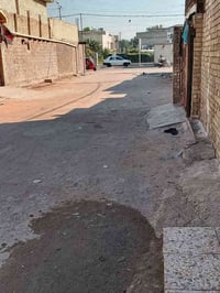 نصف قطعه للبيع طابقين الظهر مستشفى شهيد الصدر قطاع 55 الرقم07709847008